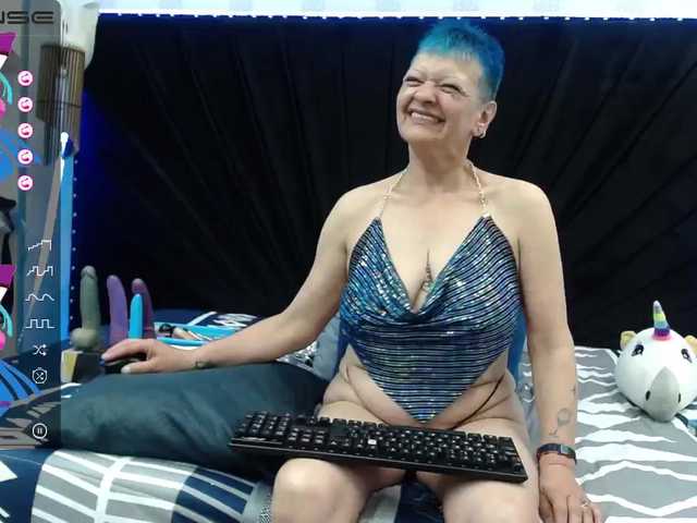 Емитовање снимка екрана LoquitaQueen