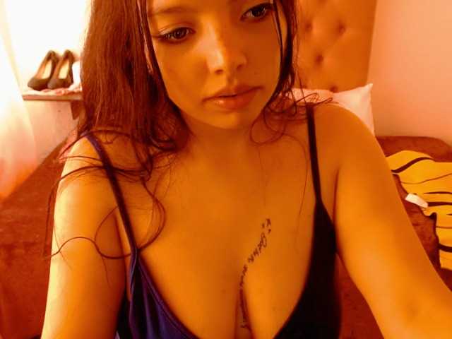 Емитовање снимка екрана loren44tits