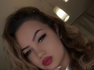 Еротски видео цхат LorennCutie