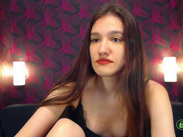Фотографије LovelyLILYA Hey! I'm new here! Let's get the party started! #new #domi #lovense #oil #naked #feet #young