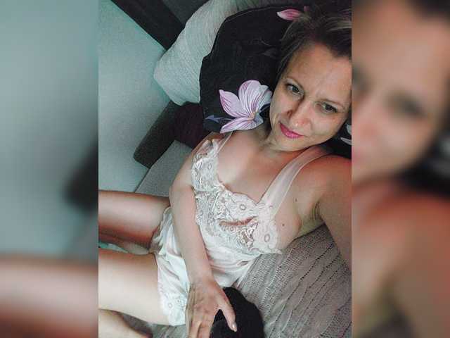Емитовање снимка екрана LoveSuperGerl