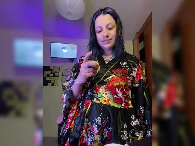 Емитовање снимка екрана Lucybluish