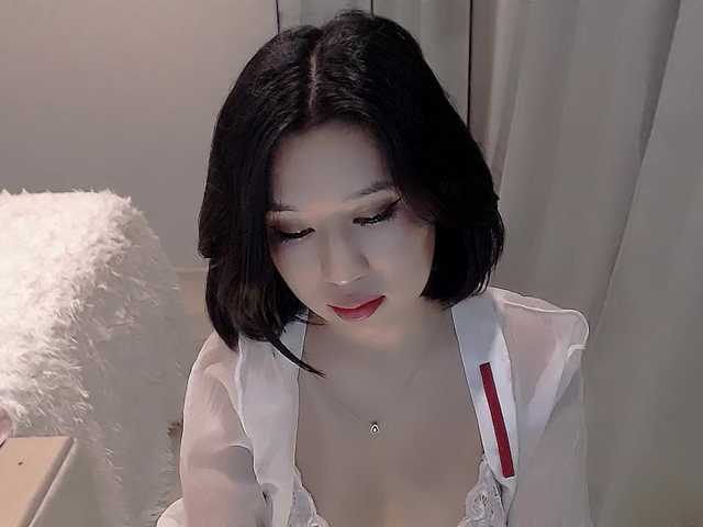 Емитовање снимка екрана LucyLiu