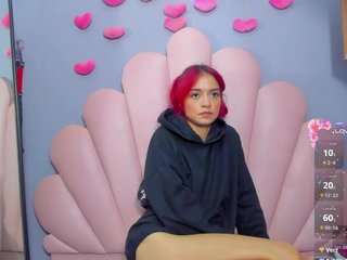 Еротски видео цхат LUCY_MILLER