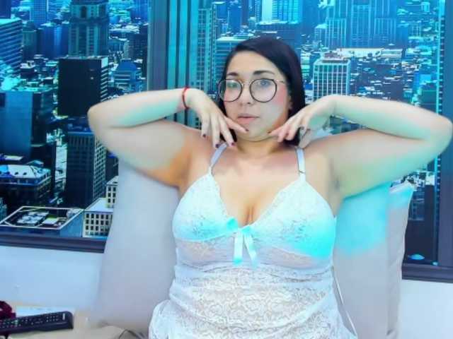 Фотографије LulluMagic Guys today I'm very horny and I want to fuck #latina #toys #bigass #bigtits #tattoo #curvaceous