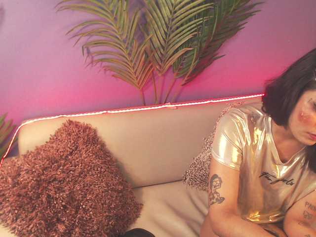 Емитовање снимка екрана Lyaaweet