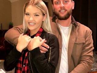 Еротски видео цхат MacLovesLyss