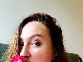 Еротски видео цхат Madam-XL