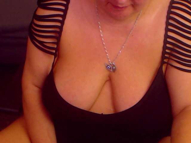 Фотографије MadameLeona My deepest weakness is wetness #Lush...#mature #bigboobs #bigass #lush #bbw .. i will show for nice tips !50for tits, 80pussy, 25 feet, 30belly ,45ass, 10 pm,,400naked&play&squirt,c2c 5 mins 40tips,