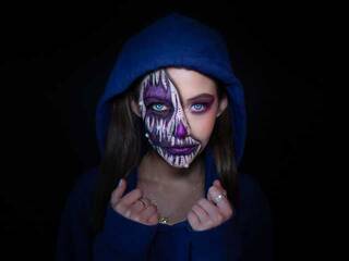 Еротски видео цхат MadieMoore