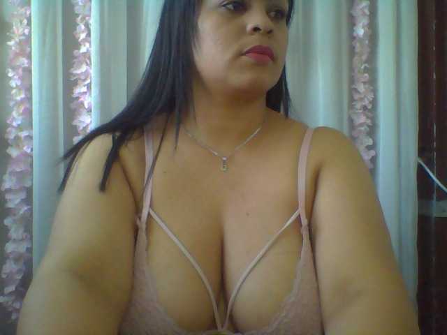 Фотографије mafersmile #latina #bigboobs #bbw #mature #mistress