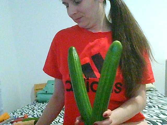 Фотографије MagalitaAx go pvt ! i not like free chat!!! all for u in show!! cucumbers will play too