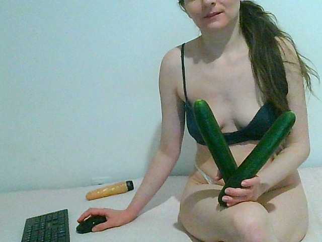 Фотографије MagalitaAx go pvt ! i not like free chat!!! all for u in show!! cucumbers will play too