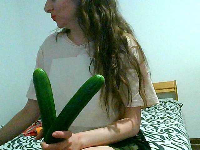 Фотографије MagalitaAx go pvt ! i not like free chat!!! all for u in show!! cucumbers will play too