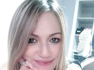 Еротски видео цхат MaitheMilf