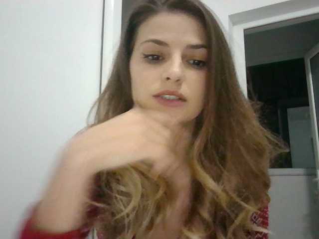 Емитовање снимка екрана MajaTheBee