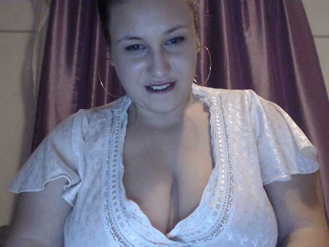 Фотографије mapetella hello guys! make me smile and compliment me on note tip !!! @222 naked (lovense on)