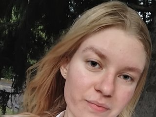 Еротски видео цхат MargueritaMusto