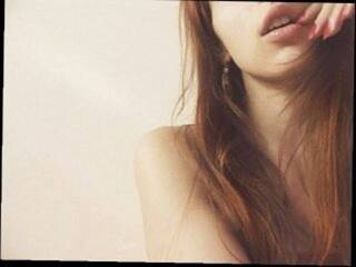 Еротски видео цхат Vredinakissx