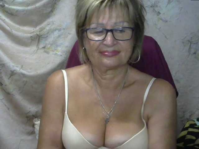 Фотографије MatureLissa Who wants to see mature pussy ? pls for @total English and German