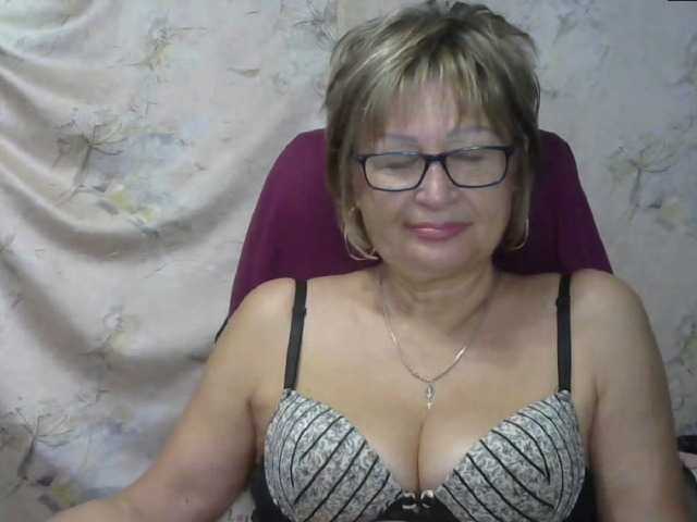 Фотографије MatureLissa Who wants to see mature pussy ? pls for @total English and German