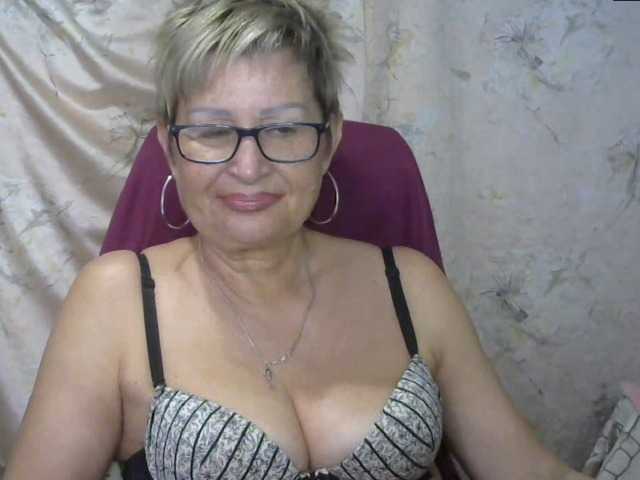 Фотографије MatureLissa Who wants to see mature pussy ? pls for @total English and German