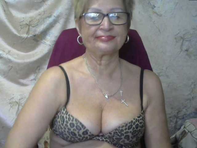 Фотографије MatureLissa Who wants to see mature pussy ? pls for @total English and German