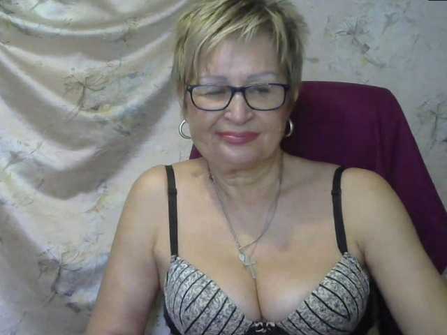 Фотографије MatureLissa Who wants to see mature pussy ? pls for @total English and German