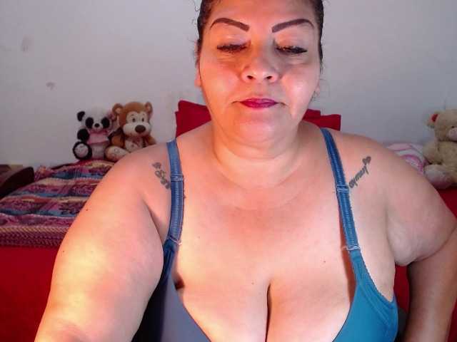 Фотографије Maturextgreat #bbw #bigbelly #bigboobs #bigass #grandma #milf #gilf #latina @total 600 @sofar 600 @remain 0