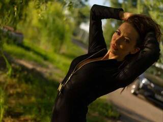 Еротски видео цхат MayaHipnoteyes