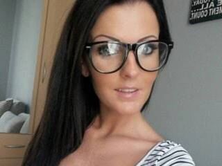 Еротски видео цхат MelanieAn