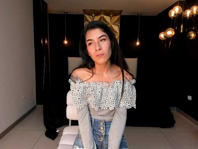 Фотографије MelanieCruz The weekend makes me hot, do you want to see me wet? Ride Dildo 935 TK ♥PVT ON