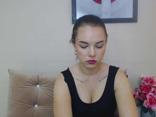 Фотографије MelannieHot HEY GUYS :) I AM NEW HERE, WHO WANT TO SPEND TIME WITH ME?