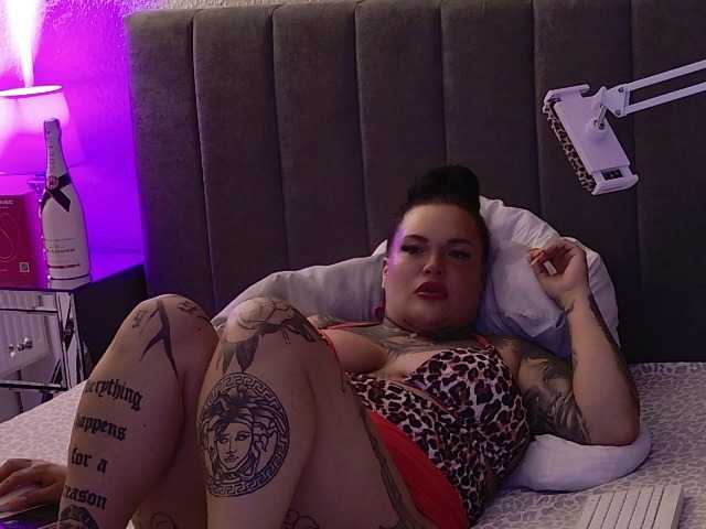 Емитовање снимка екрана MelinaCurves