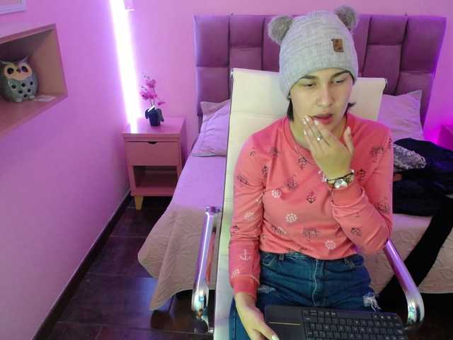 Фотографије melody-al welcome to my room, would you help me achieve my goal to show cum : 3000