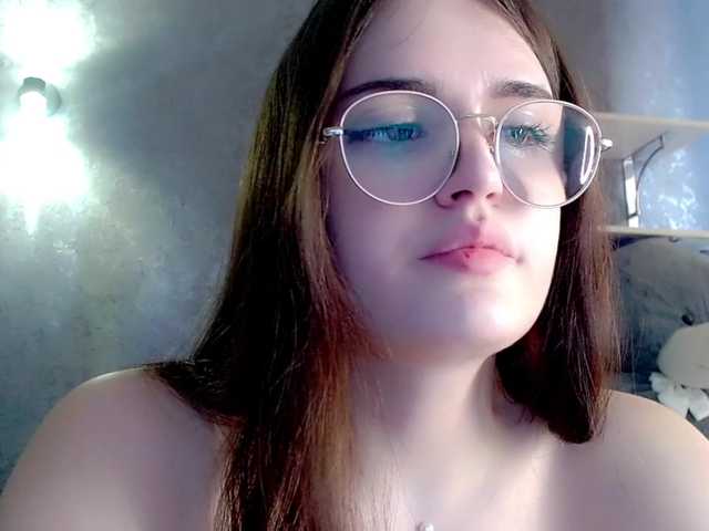 Фотографије MelodyGreen the day is still boring without your attention and presence (づ￣ 3￣)づ #bigboobs #lovense #cum #young #natural
