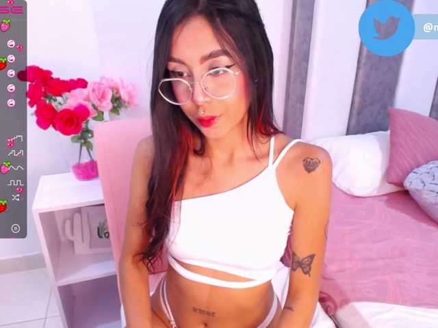 Фотографије MelyTaylor ⭐Make me my pussy so wet for you I will undress when I feel good⭐♥ tip if you enjoy ♥♥lush on♥227 Dildo in pussy and fingers my ass @goal