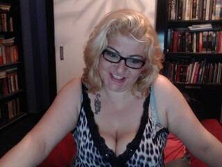 Еротски видео цхат Merylinxxx