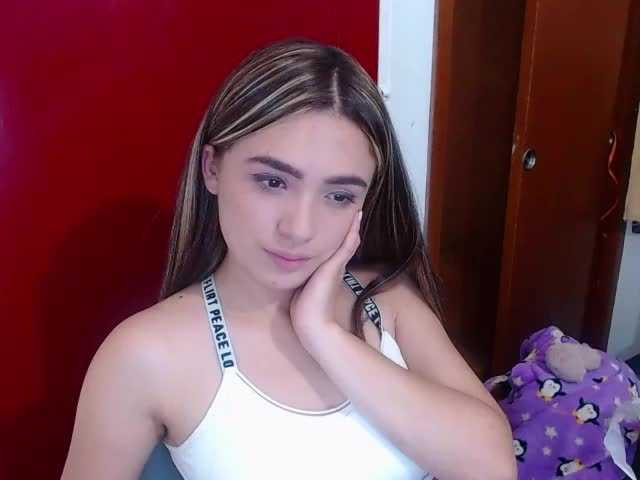 Емитовање снимка екрана Mia-Johns