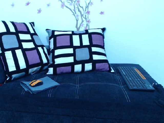 Емитовање снимка екрана Mia-Stone