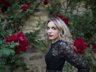 Еротски видео цхат MiaBlondy