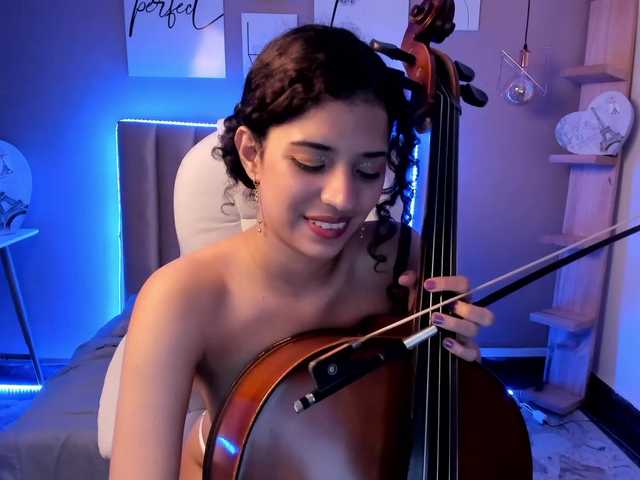 Фотографије MiaCollinns FANBOOST = FINGERING ♥Hi guys I play my cello today, Try to take my concentration with your vibration Remember follow me on my social media.