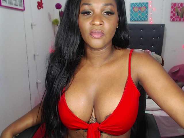 Фотографије miagracee Welcome to my room everybody! i am a #beautiful #ebony #girl. #ready to make u #cum as much as you can on #pvt. #sexy #mature #colombian #latina #bigass #bigboobs #anal. My #lovense is #on! #CAM2CAM #CUMSHOW GOAL