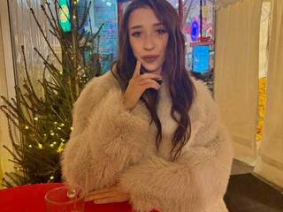 Еротски видео цхат Miakhaliifa