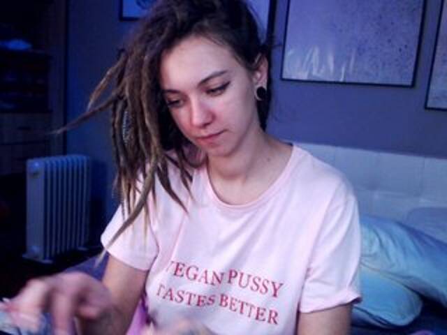 Емитовање снимка екрана MiaMoons