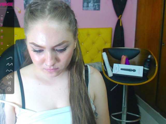 Емитовање снимка екрана MicaelaSmith