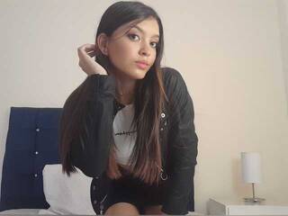 Еротски видео цхат MileyMartini