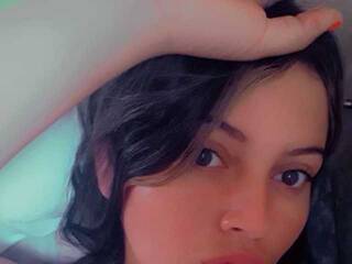 Еротски видео цхат MileyMoon