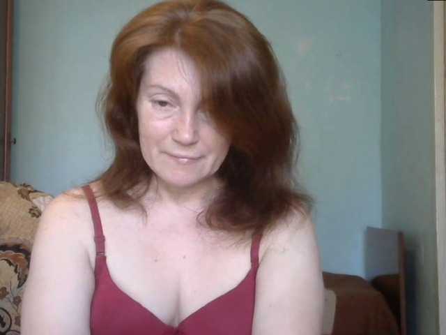 Фотографије MilfCarrliena Classic milf lets have some hot chat ! pvt , tips are welcome .* no russian