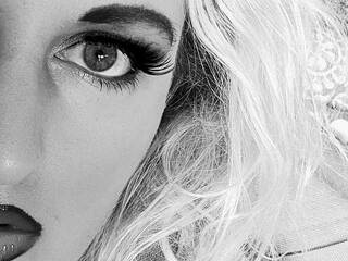 Еротски видео цхат mindless-doll